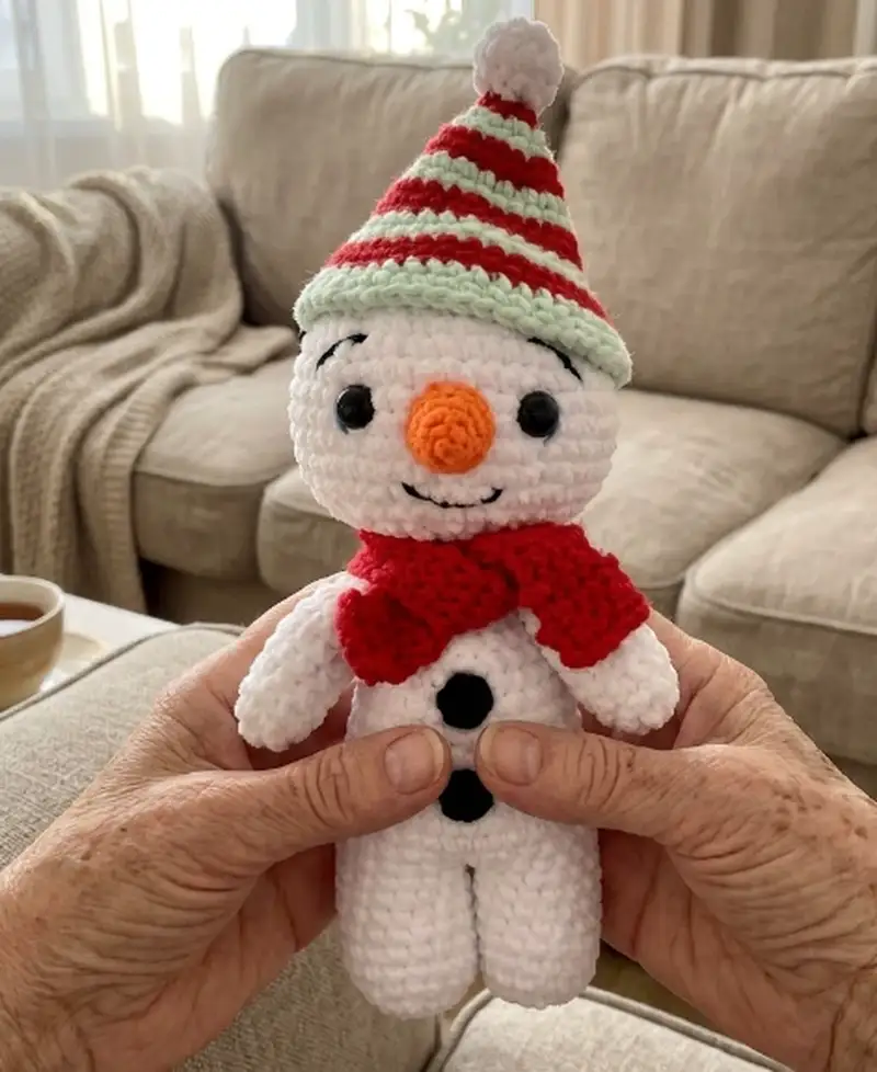Complimentary Beginner Friendly crochet pattern: Snowman Amigurumi Pattern - Simple to follow guide