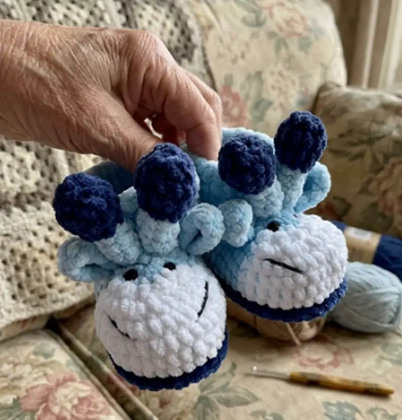Complimentary Intermediate crochet pattern: Plush booties Pattern - Simple to follow guide