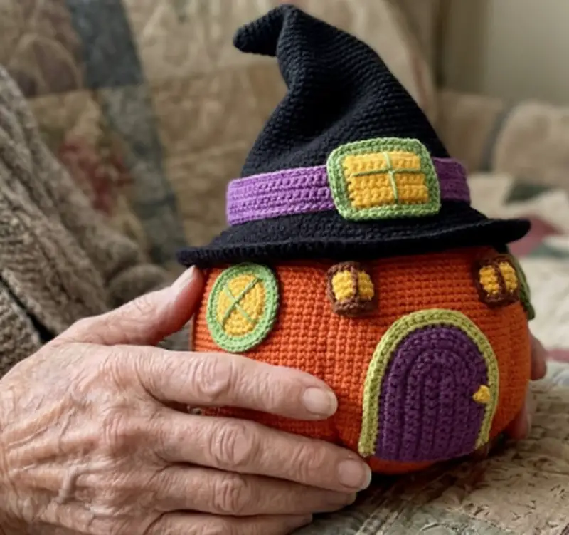 Complimentary Intermediate crochet pattern: Pumpkin House Amigurumi Pattern - Simple to follow guide