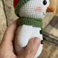 Snowman Amigurumi Pattern step 3 - details and accessories