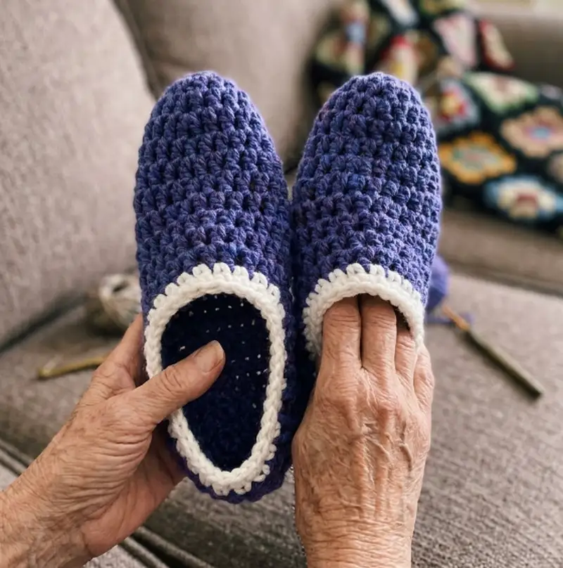 Complimentary Beginner Friendly crochet pattern: Simple Slippers Pattern - Simple to follow guide