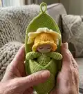 Daffodil Baby Amigurumi Pattern step 1 - construction progress