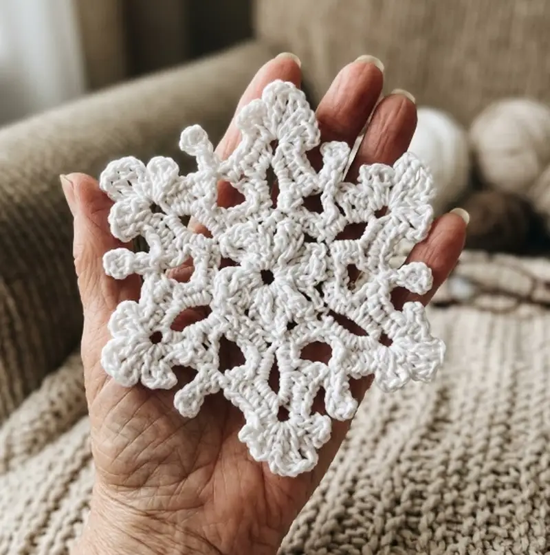 Complimentary Intermediate crochet pattern: Twinkling Snowflakes Pattern - Simple to follow guide