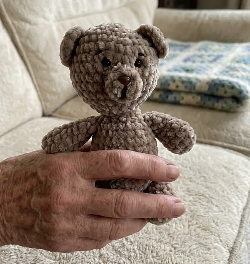 Complimentary Beginner Friendly crochet pattern: Disy the Bear Amigurumi Pattern - Simple to follow guide