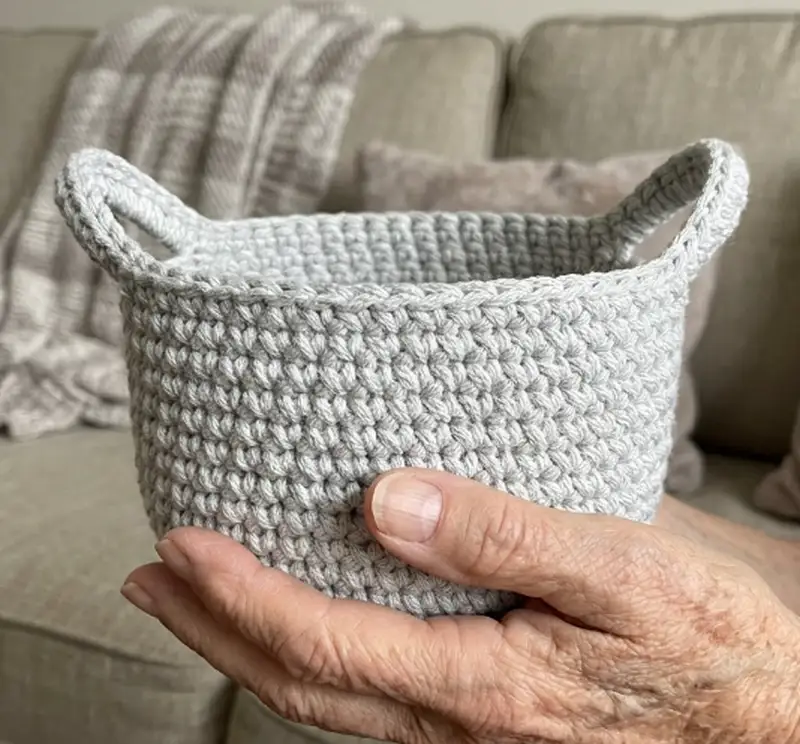 Complimentary Beginner Friendly crochet pattern: Simple Basket Pattern - Simple to follow guide