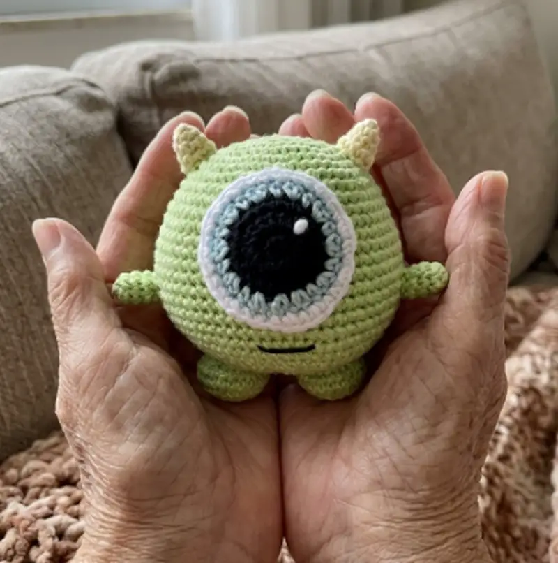 Quality crochet pattern: Mike Wazowski Amigurumi Pattern - Intermediate level guide with complete instructions