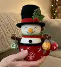 The Snowman Mug Amigurumi Pattern step 4 - final assembly and finishing