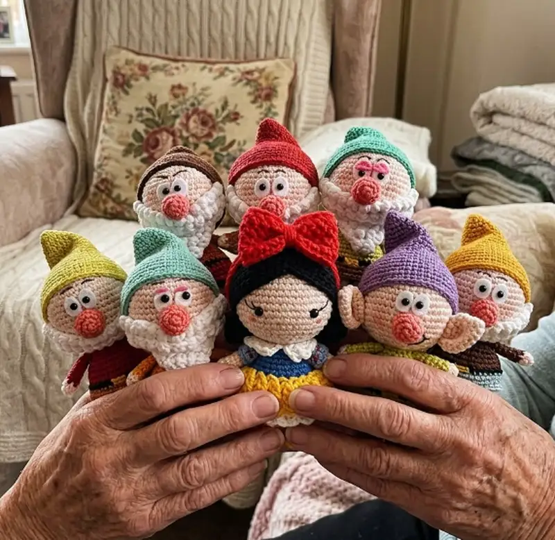 Complimentary Intermediate crochet pattern: Snow White & Seven Dwarfs Amigurumi Pattern - Simple to follow guide