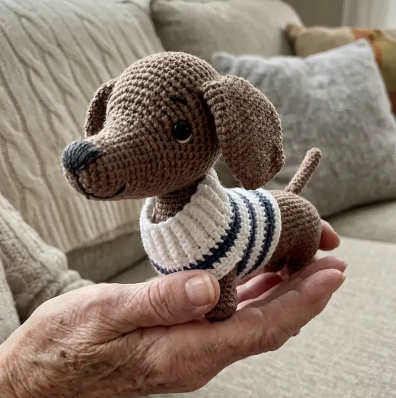 Complimentary Intermediate crochet pattern: Yumi the Dachshund Amigurumi Pattern - Simple to follow guide