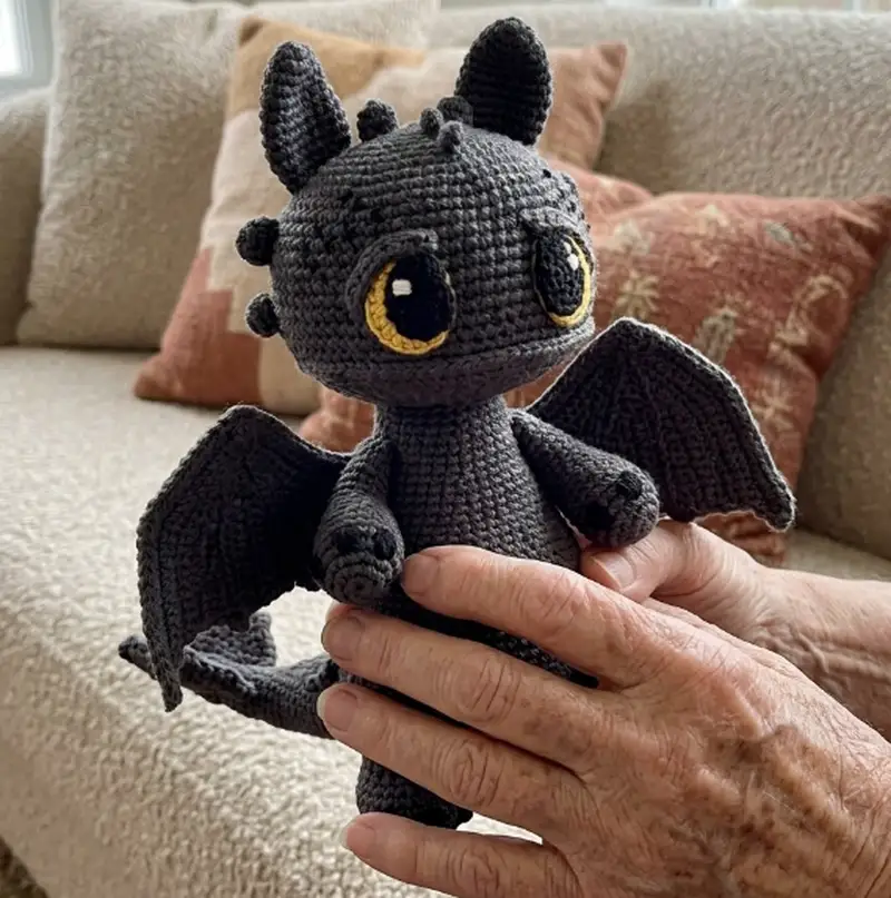 Complimentary Intermediate crochet pattern: Dragon Toothless Amigurumi Pattern - Simple to follow guide