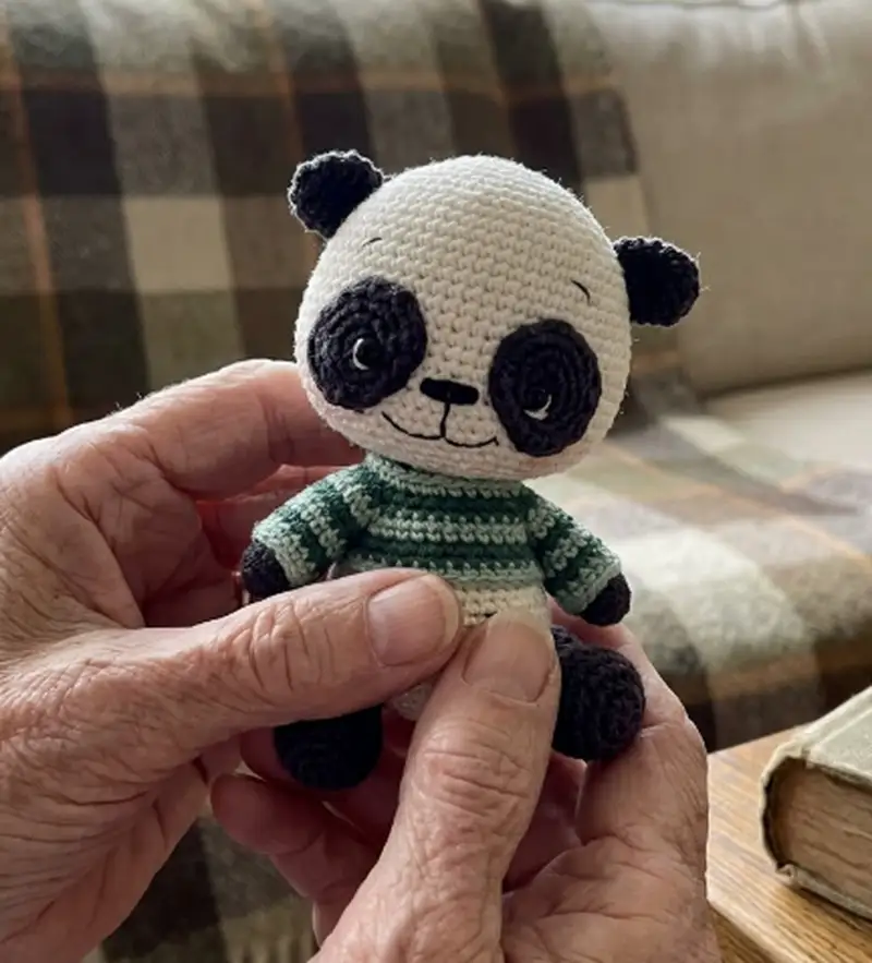 Complimentary Intermediate crochet pattern: Panda Amigurumi Pattern - Simple to follow guide