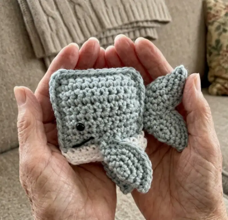 Complimentary Beginner Friendly crochet pattern: Ragdoll Pocket Whale Amigurumi Pattern - Simple to follow guide