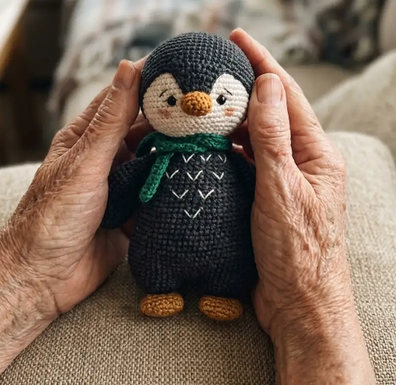 Complimentary Intermediate crochet pattern: Penguin Amigurumi Pattern - Simple to follow guide
