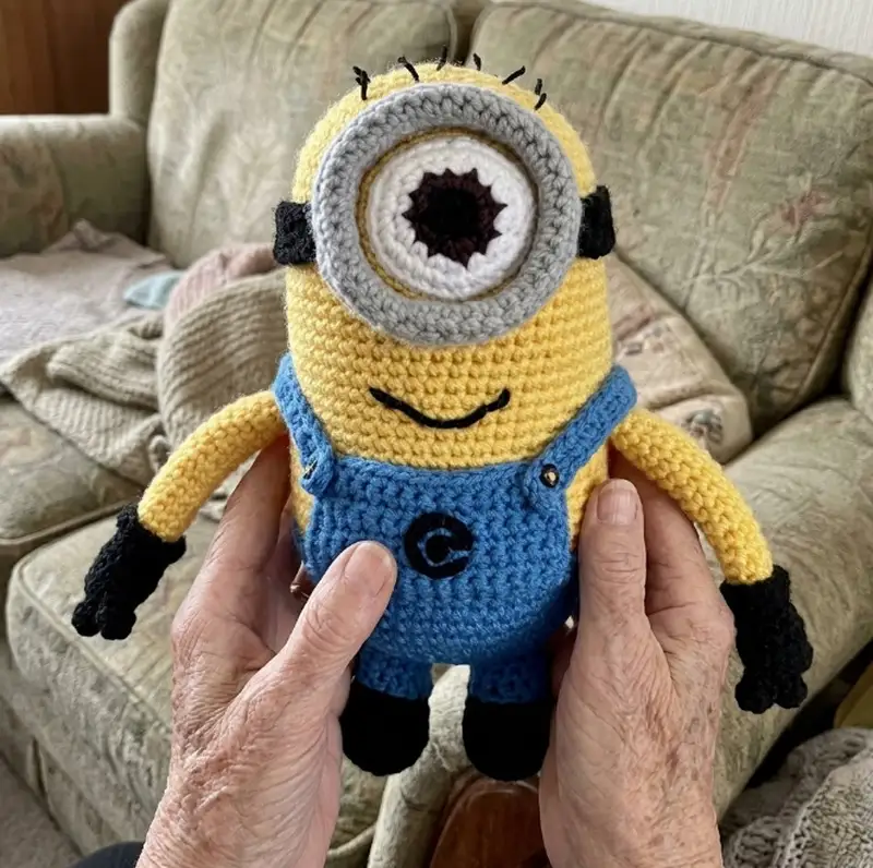 Complimentary Intermediate crochet pattern: Minion Amigurumi Pattern - Simple to follow guide