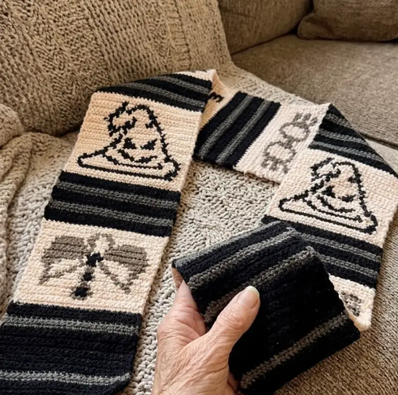 Complimentary Intermediate crochet pattern: Ravenclaw scarf Pattern - Simple to follow guide