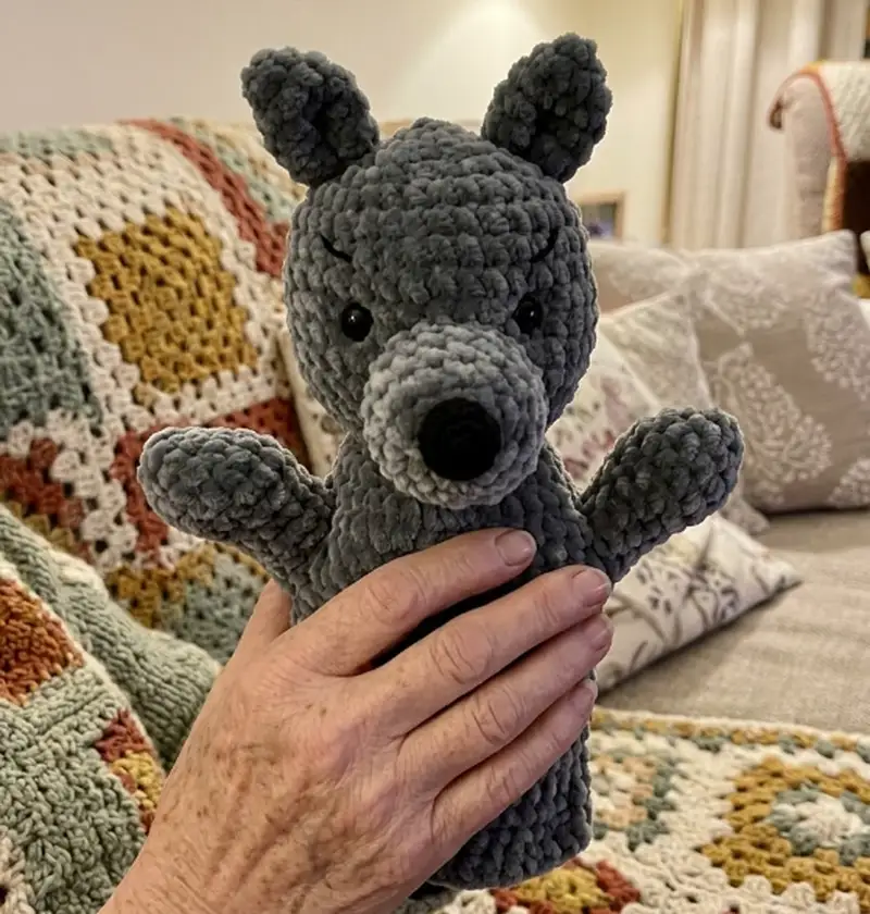 Complimentary Intermediate crochet pattern: Wolf Hand Puppet Amigurumi Pattern - Simple to follow guide
