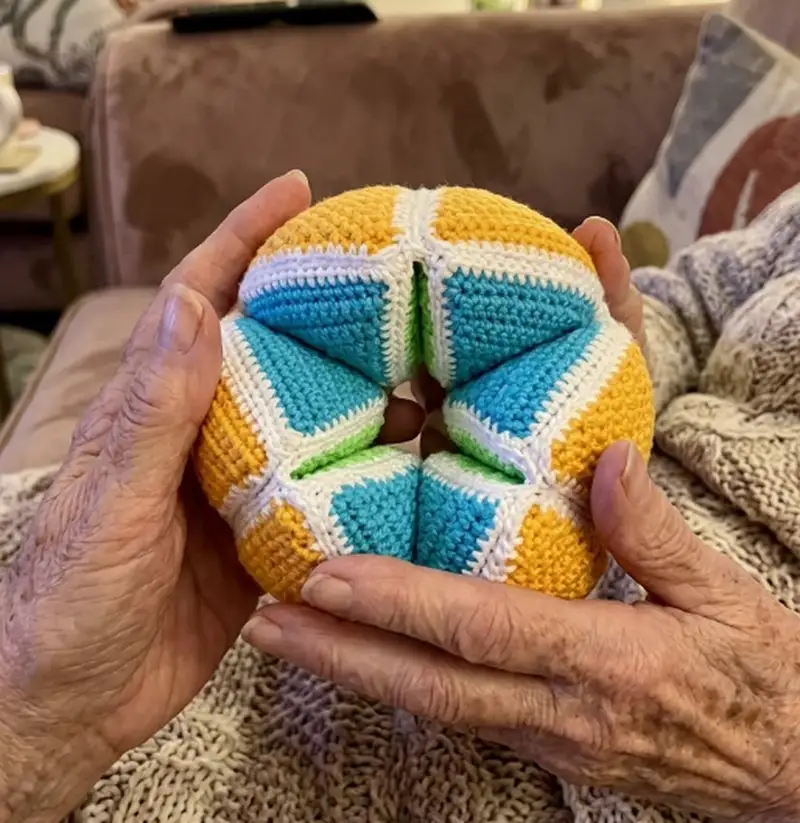 Complimentary Intermediate crochet pattern: Crochet Flexagon Pattern - Simple to follow guide