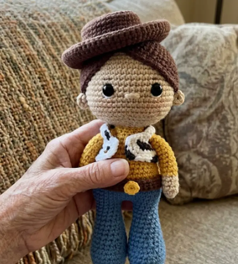 Quality crochet pattern: Jessy and Woody Amigurumi Pattern - Intermediate level guide with complete instructions