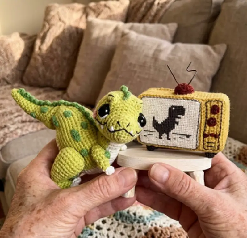 Complimentary Intermediate crochet pattern: Tyrannosaurus Oliver Amigurumi Pattern - Simple to follow guide