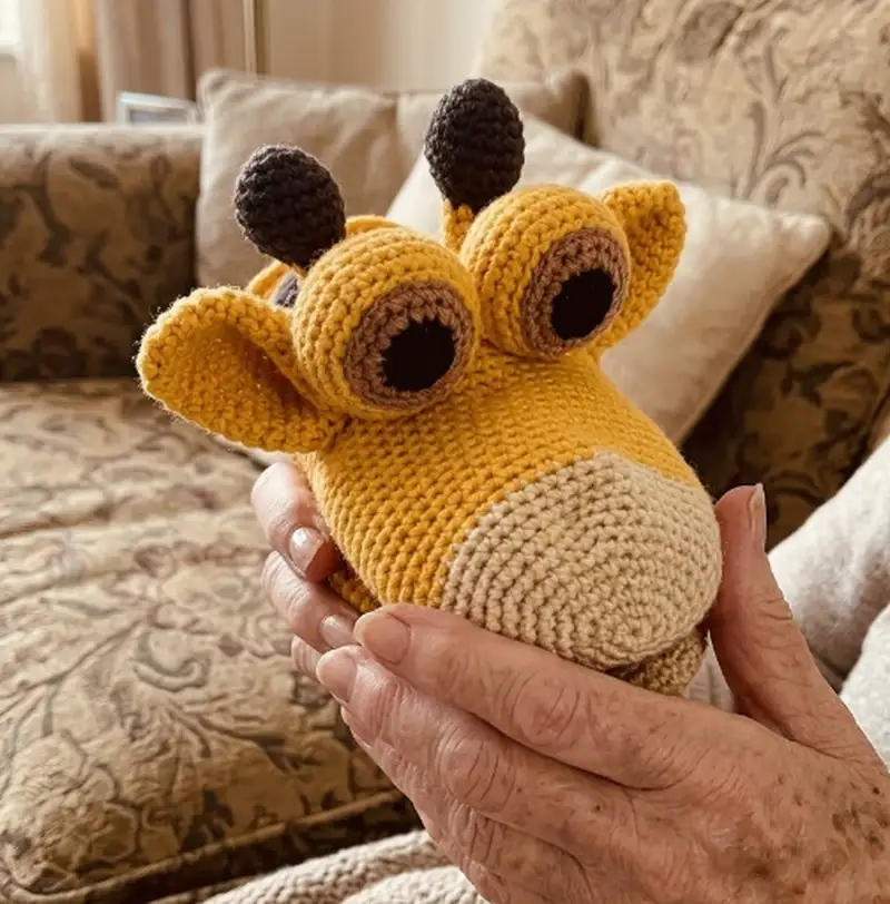Quality crochet pattern: Giraffe Hand Puppet Amigurumi Pattern - Intermediate level guide with complete instructions