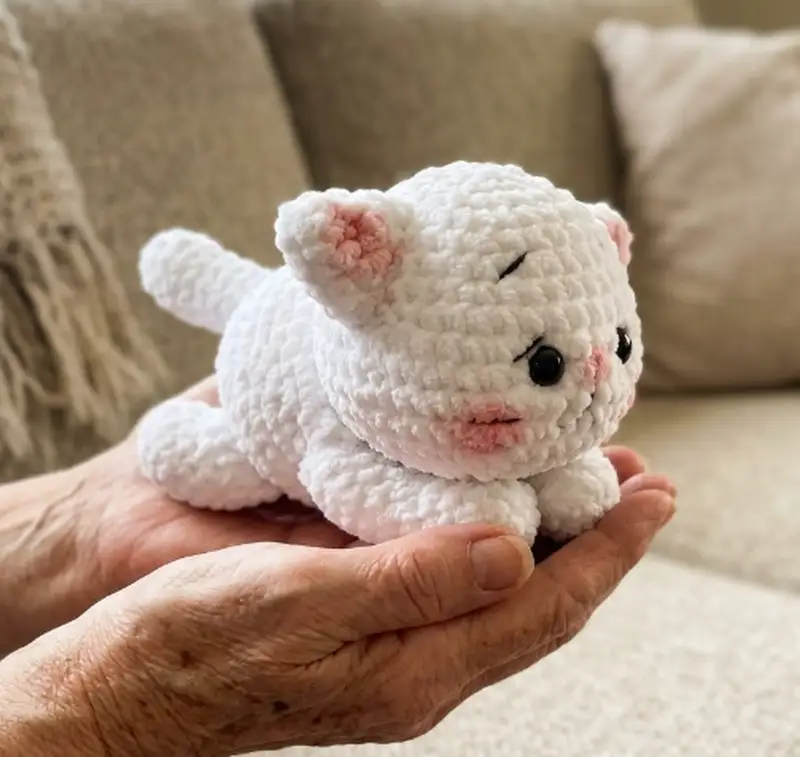 Quality crochet pattern: My little Cat Amigurumi Pattern - Beginner Friendly level guide with complete instructions
