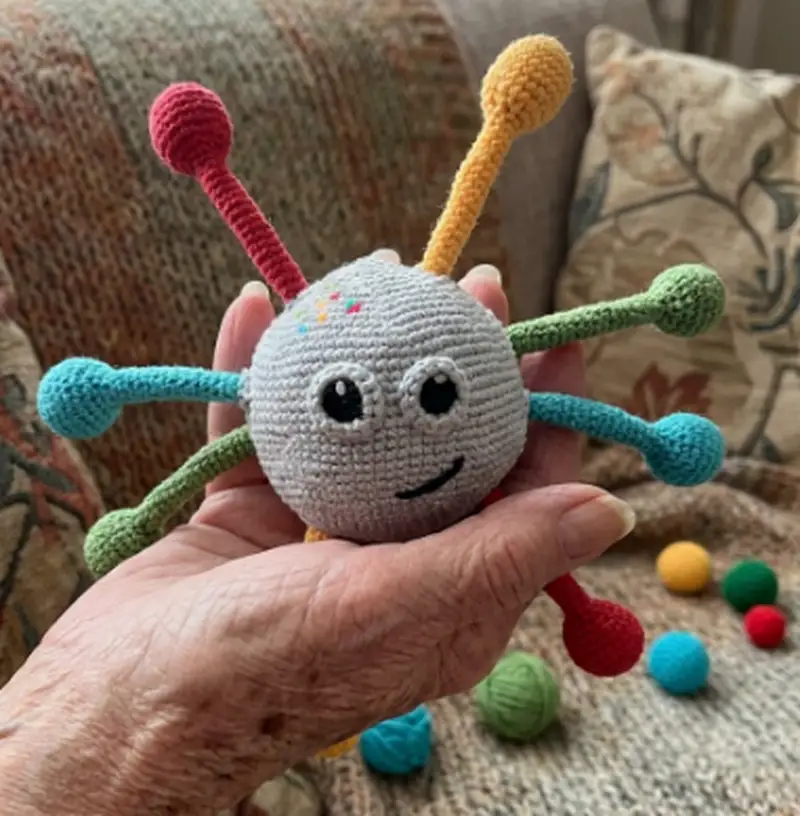 Complimentary Intermediate crochet pattern: SpaceBall Amigurumi Pattern - Simple to follow guide