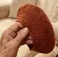 Cinnamon Beret Pattern step 3 - details and accessories