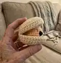 Cleo the Clam Amigurumi Pattern step 3 - details and accessories