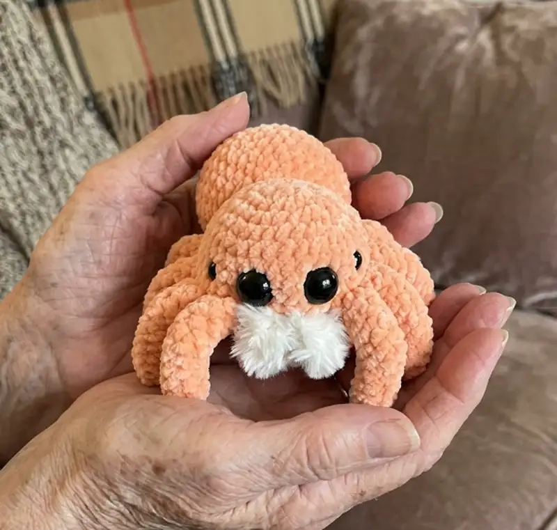 Complimentary Intermediate crochet pattern: Low Sew Spider Amigurumi Pattern - Simple to follow guide