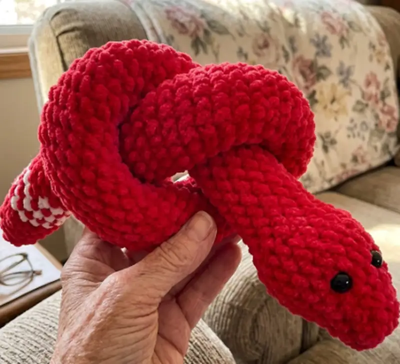 Complimentary Beginner Friendly crochet pattern: Plush Snake Amigurumi Pattern - Simple to follow guide