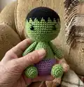 Hulk Amigurumi Pattern step 4 - final assembly and finishing