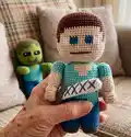 Steve & Zombie Amigurumi Pattern step 4 - final assembly and finishing