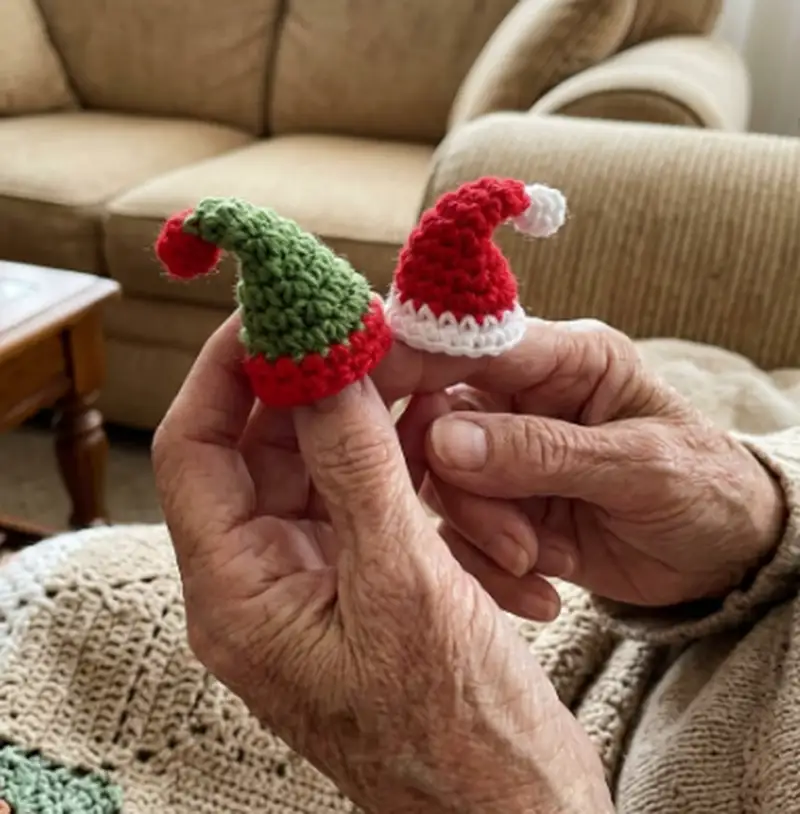 Complimentary Beginner Friendly crochet pattern: Mini Christmas Hat Amigurumi Pattern - Simple to follow guide