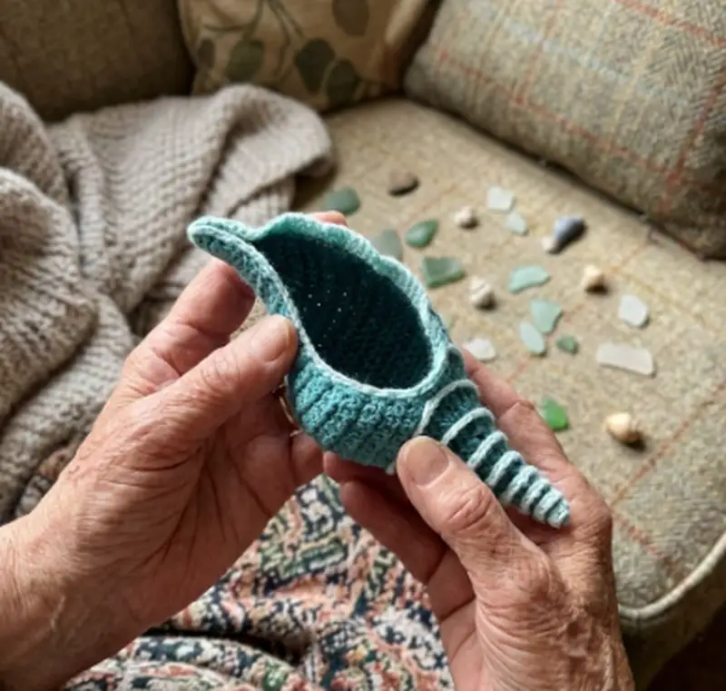 Complimentary Intermediate crochet pattern: Tulip Shell Pattern - Simple to follow guide