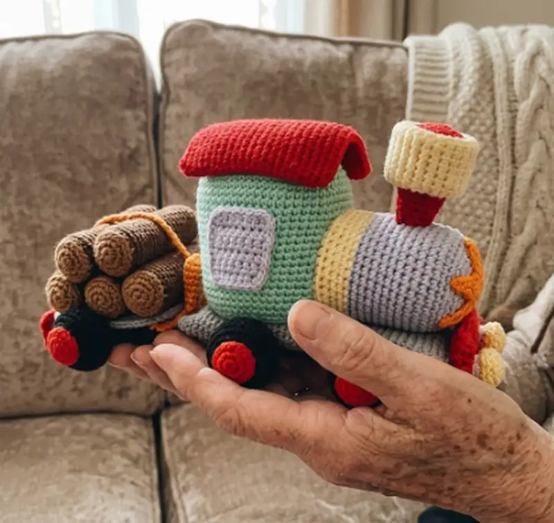 Quality crochet pattern: Train Loris Amigurumi Pattern - Intermediate level guide with complete instructions