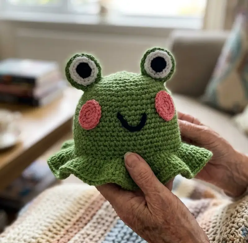 Complimentary Intermediate crochet pattern: Summertime Cuties Amigurumi Pattern - Simple to follow guide