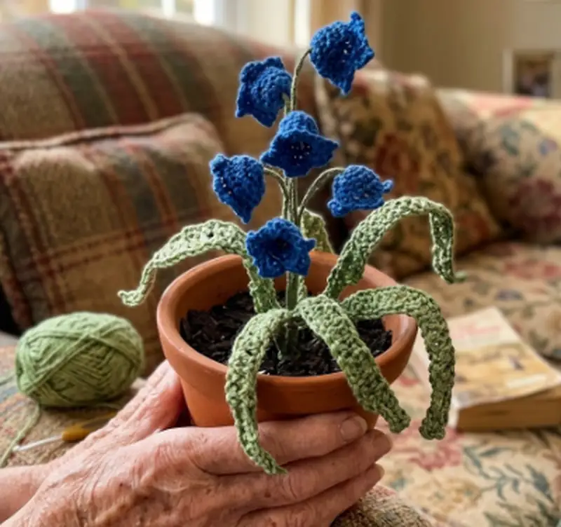Complimentary Beginner Friendly crochet pattern: Crochet Bluebell Pattern - Simple to follow guide