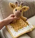 Giraffe Lovey Blanket Amigurumi Pattern step 1 - construction progress