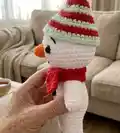 Snowman Amigurumi Pattern step 3 - details and accessories