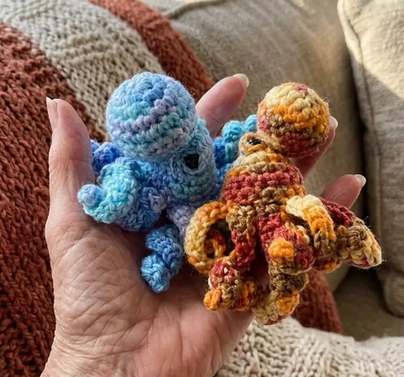 Complimentary Intermediate crochet pattern: Grumpy Mini Octopus Amigurumi Pattern - Simple to follow guide