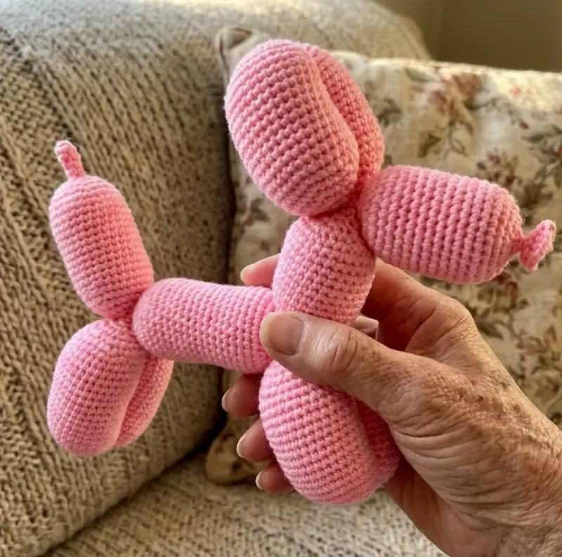 Complimentary Beginner Friendly crochet pattern: Niahs Balloon Dog Amigurumi Pattern - Simple to follow guide
