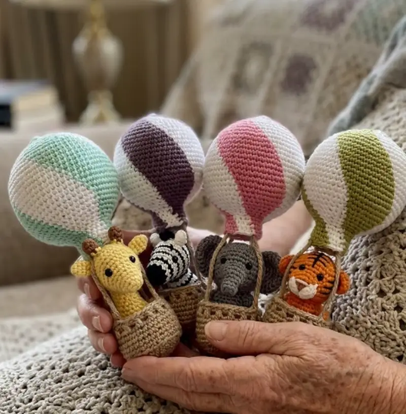 Complimentary Intermediate crochet pattern: Hot Air Balloon Baby Mobile Amigurumi Pattern - Simple to follow guide