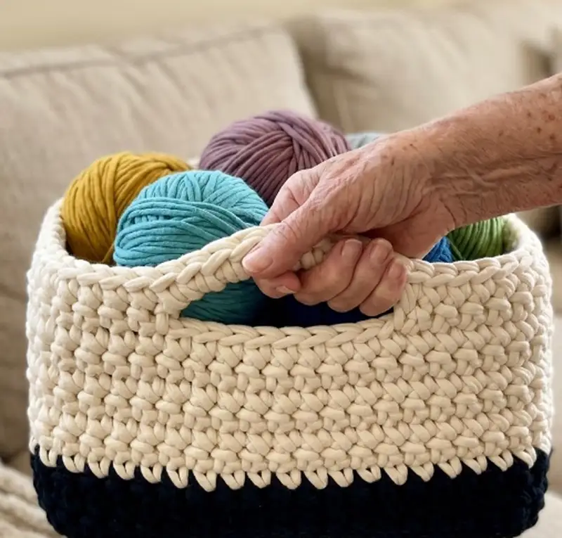 Complimentary Beginner Friendly crochet pattern: Any-Size Square Container Crochet Pattern - Simple to follow guide