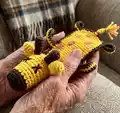Giraffe Bookmark Amigurumi Pattern step 1 - construction progress