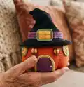 Pumpkin House Amigurumi Pattern step 4 - final assembly and finishing