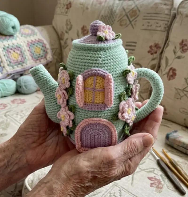 Quality crochet pattern: Spring Teapot House Amigurumi Pattern - Intermediate level guide with complete instructions